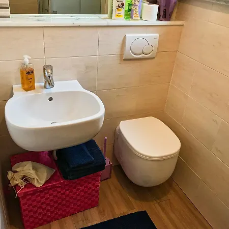 Bed and Breakfast Sally's Καρράρα