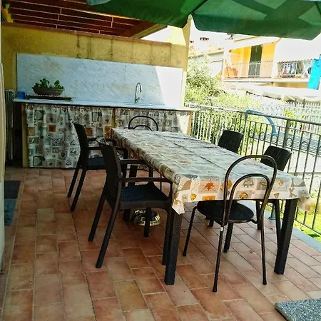 Sally's 3* Καρράρα