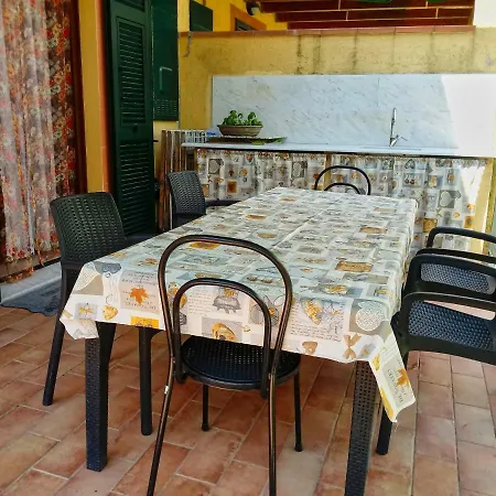 Bed and Breakfast Sally's Καρράρα