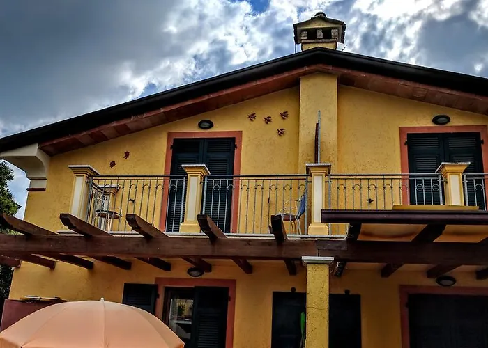 Bed and Breakfast Sally's Καρράρα