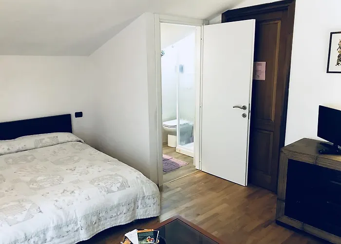 Sally's Bed and Breakfast 3*