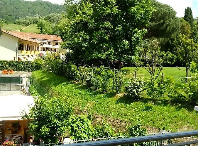 Bed and Breakfast Sally's Καρράρα