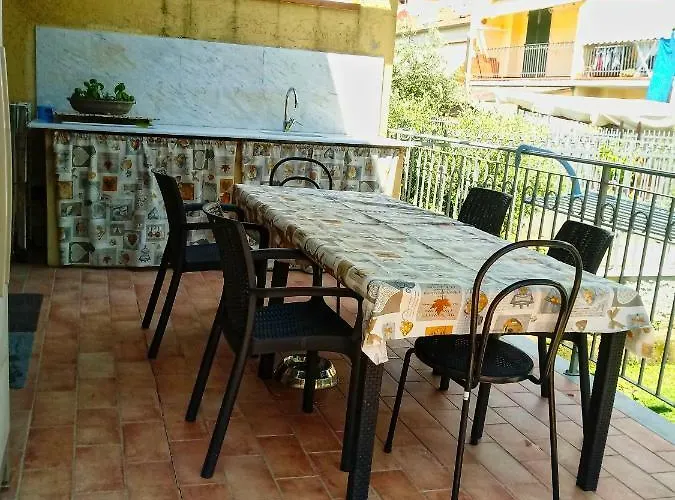 Sally's 3* Καρράρα