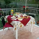 Sally's Panzió Carrara