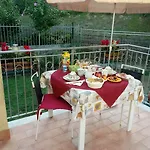 Sally's Panzió Carrara