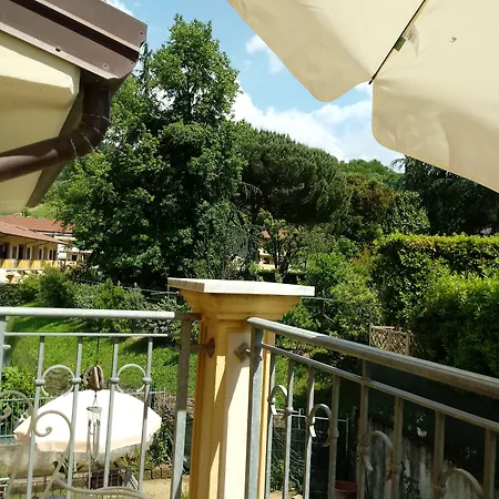 Sally's Bed & Breakfast Carrara
