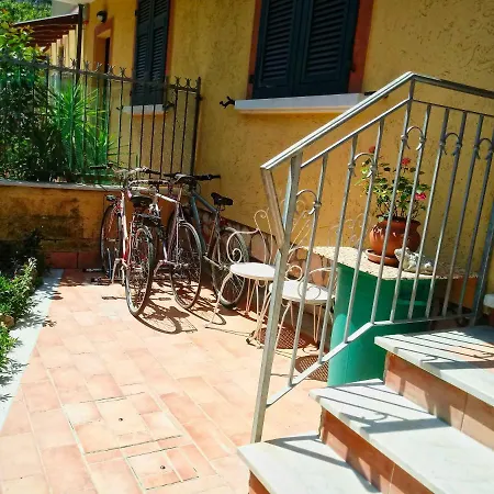 Sally's Panzió Carrara